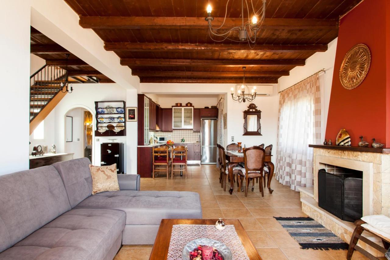 Panorama Traditional House With Private Pool Rodhia  ภายนอก รูปภาพ